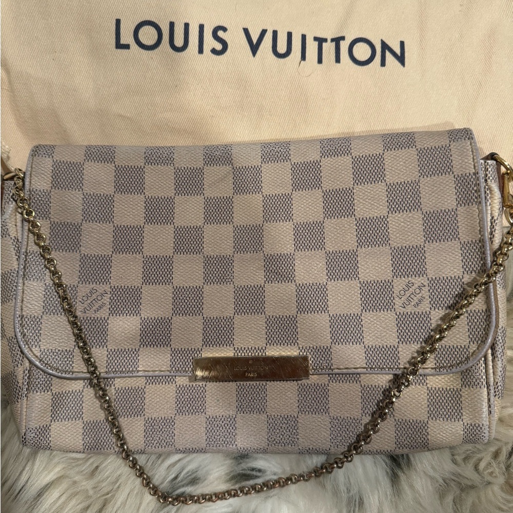 Damier Azur, bought this used, needs cleaning , tarnish .